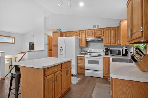 Seller's are offering $1,000 towards a home warranty plan for the buyers.