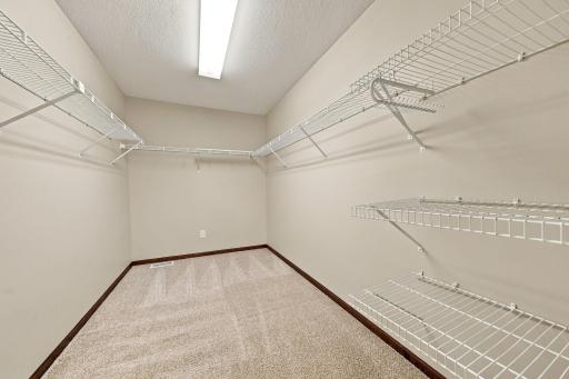 2109 Rockridge Circle, Shakopee, MN 55379