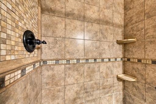 2109 Rockridge Circle, Shakopee, MN 55379