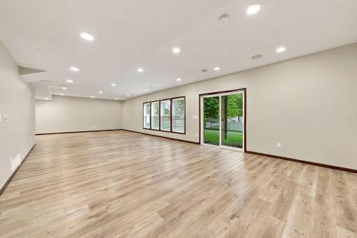 2109 Rockridge Circle, Shakopee, MN 55379