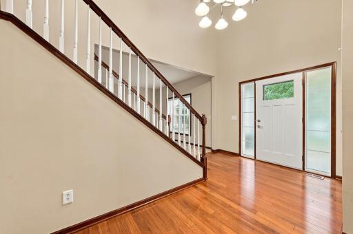 2109 Rockridge Circle, Shakopee, MN 55379