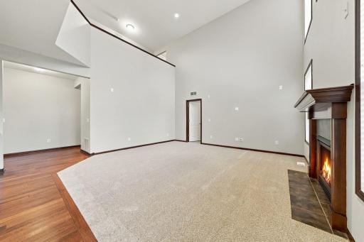 2109 Rockridge Circle, Shakopee, MN 55379
