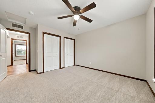 2109 Rockridge Circle, Shakopee, MN 55379