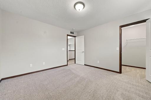 2109 Rockridge Circle, Shakopee, MN 55379
