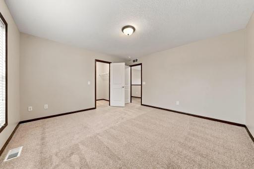 2109 Rockridge Circle, Shakopee, MN 55379