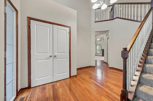 2109 Rockridge Circle, Shakopee, MN 55379