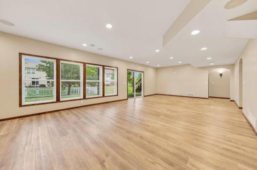 2109 Rockridge Circle, Shakopee, MN 55379