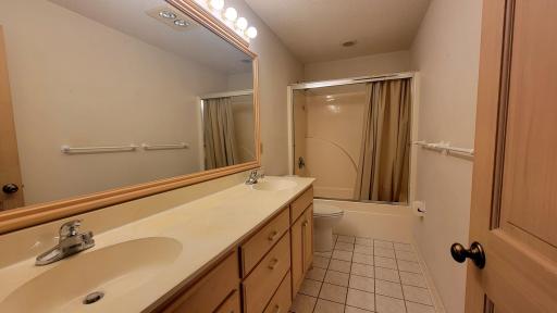 Double sink vanity