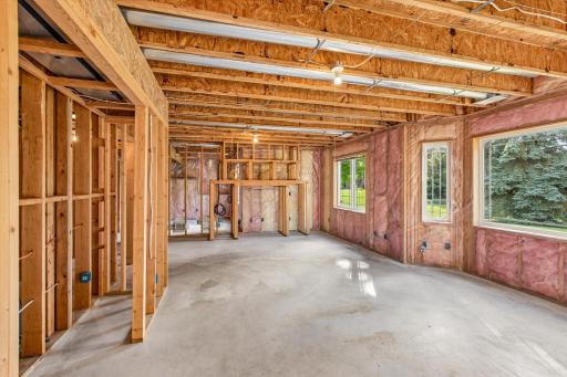 Unfinished walk-out lower level with 8' ceilings