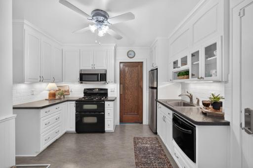 That door!! swings through to the dining space