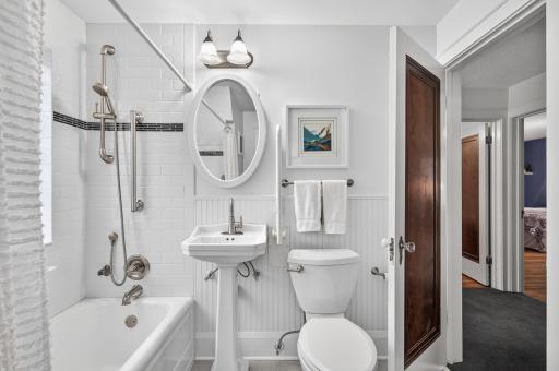 Updated upper level bath, professionally done