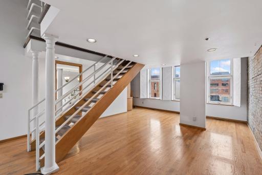 213 1/2 Washington Avenue N, Minneapolis, MN 55401