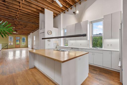 213 1/2 Washington Avenue N, Minneapolis, MN 55401