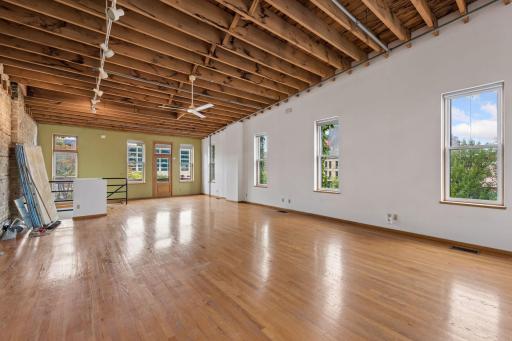 213 1/2 Washington Avenue N, Minneapolis, MN 55401