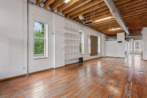 213 1/2 Washington Avenue N, Minneapolis, MN 55401