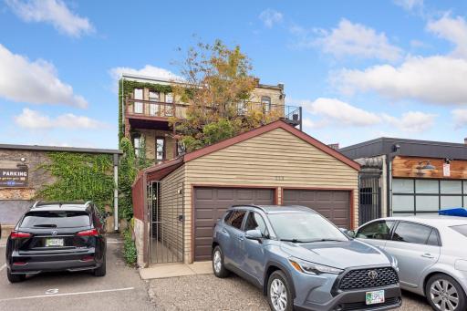 213 1/2 Washington Avenue N, Minneapolis, MN 55401