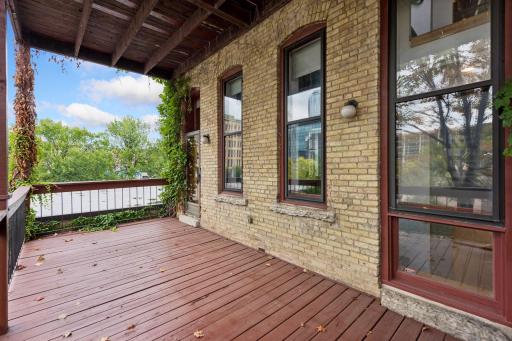 213 1/2 Washington Avenue N, Minneapolis, MN 55401