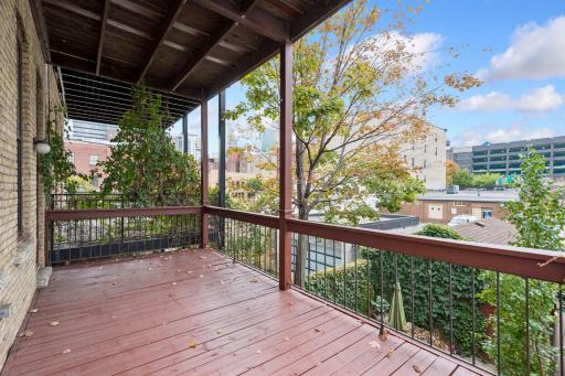 213 1/2 Washington Avenue N, Minneapolis, MN 55401