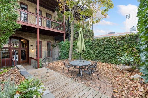 213 1/2 Washington Avenue N, Minneapolis, MN 55401
