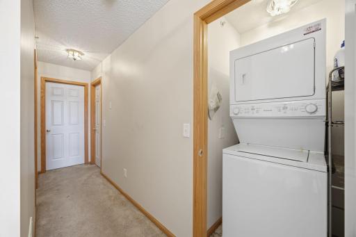 22-web-or-mls-3721_Hazel_Trail_unit_c_Woodbury_MN_55129_017.jpg