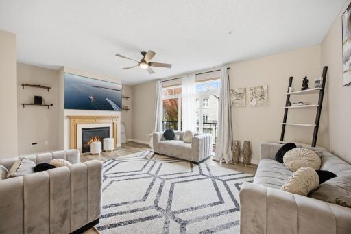 2-web-or-mls-3721_Hazel_Trail_unit_c_Woodbury_MN_55129_005.jpg