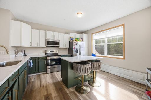 12-web-or-mls-3721_Hazel_Trail_unit_c_Woodbury_MN_55129_010.jpg