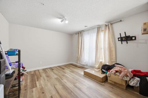 10-web-or-mls-3721_Hazel_Trail_unit_c_Woodbury_MN_55129_021.jpg