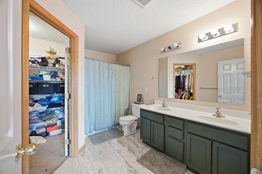 16-web-or-mls-3721_Hazel_Trail_unit_c_Woodbury_MN_55129_016.jpg
