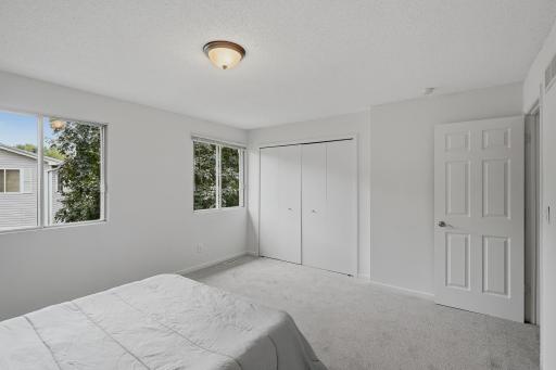 1496 Goodwin Avenue N, Oakdale, MN 55128