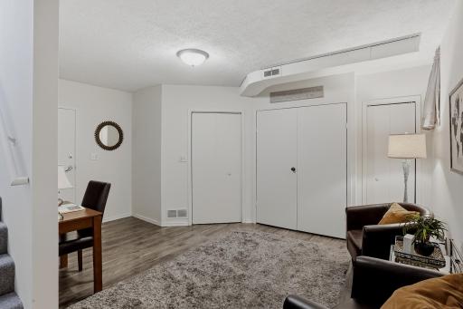 1496 Goodwin Avenue N, Oakdale, MN 55128