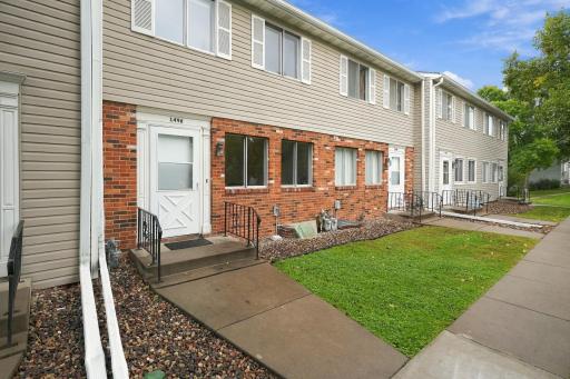 1496 Goodwin Avenue N, Oakdale, MN 55128