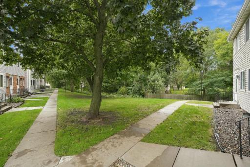 1496 Goodwin Avenue N, Oakdale, MN 55128