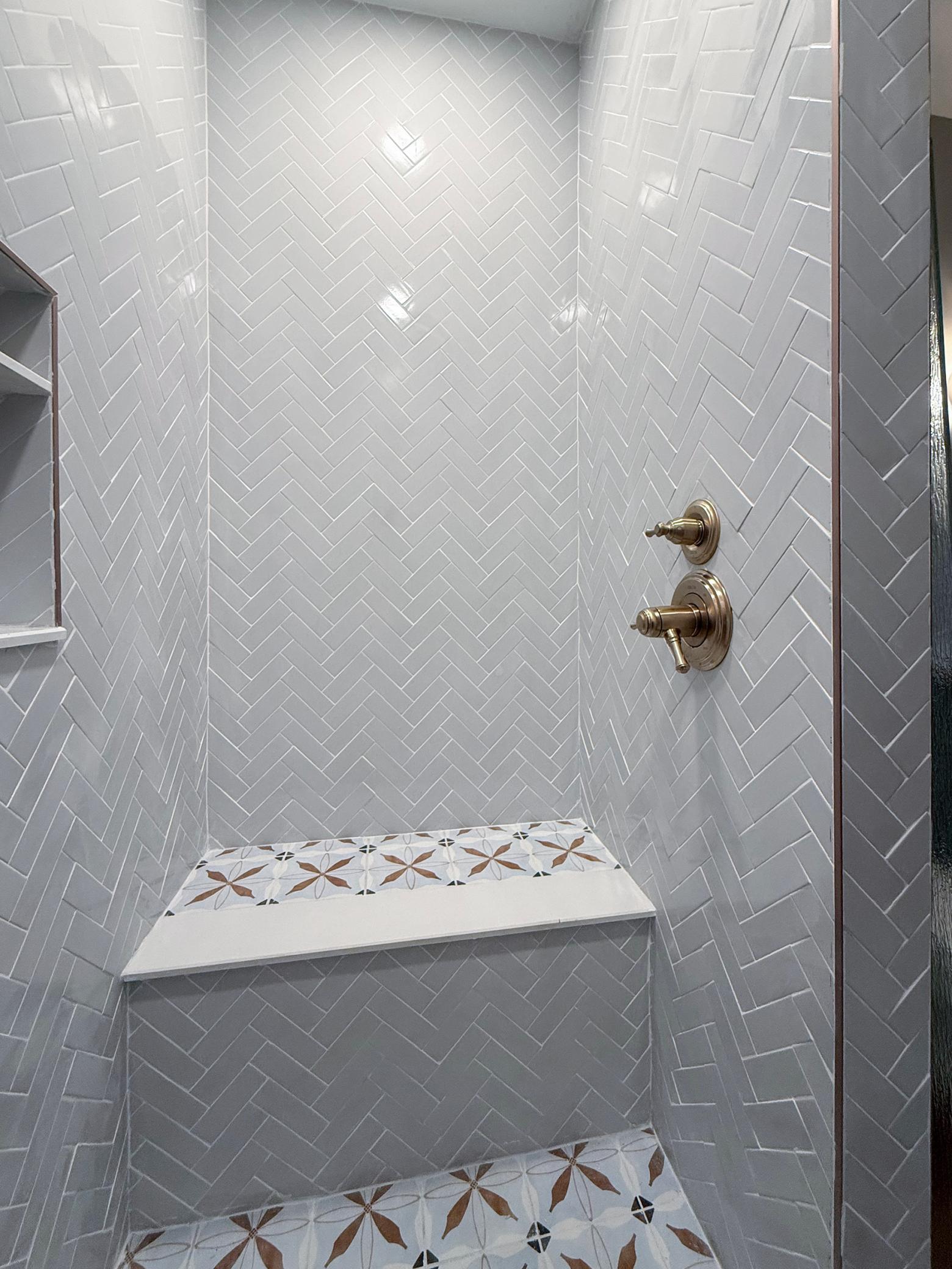 Walk in shower en suite bathroom