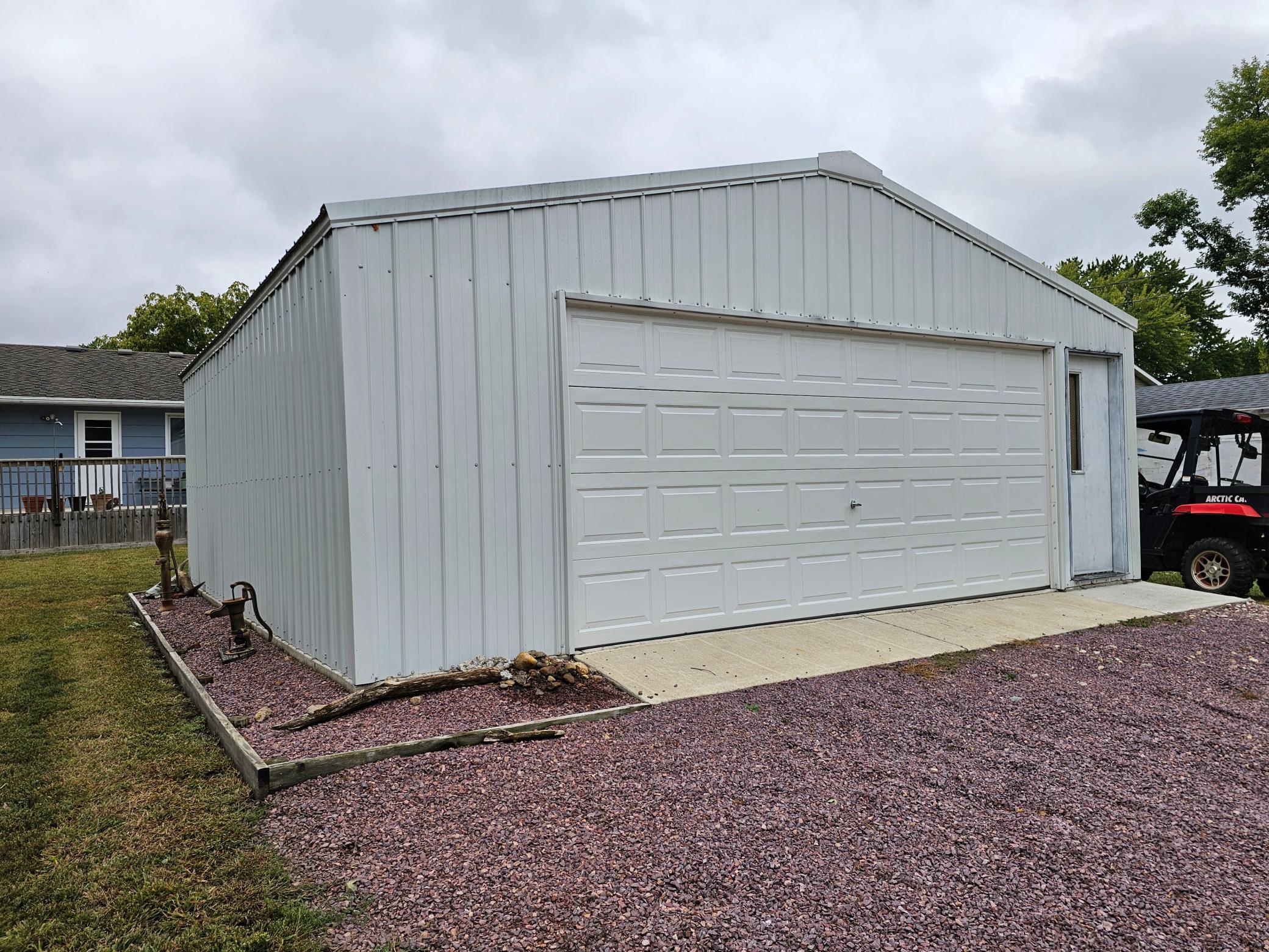 Detached Garage