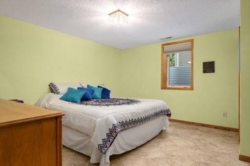1797 Eldridge Avenue W, Roseville, MN 55113