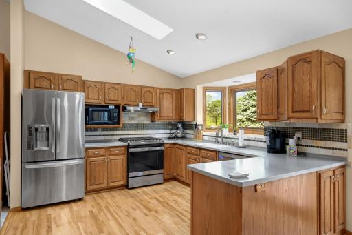 Great kitchen with stainless steel appliances