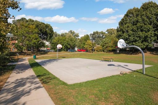 1797 Eldridge Avenue W, Roseville, MN 55113
