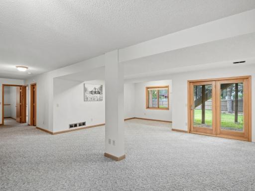 14806 Hallmark Drive, Apple Valley, MN 55124