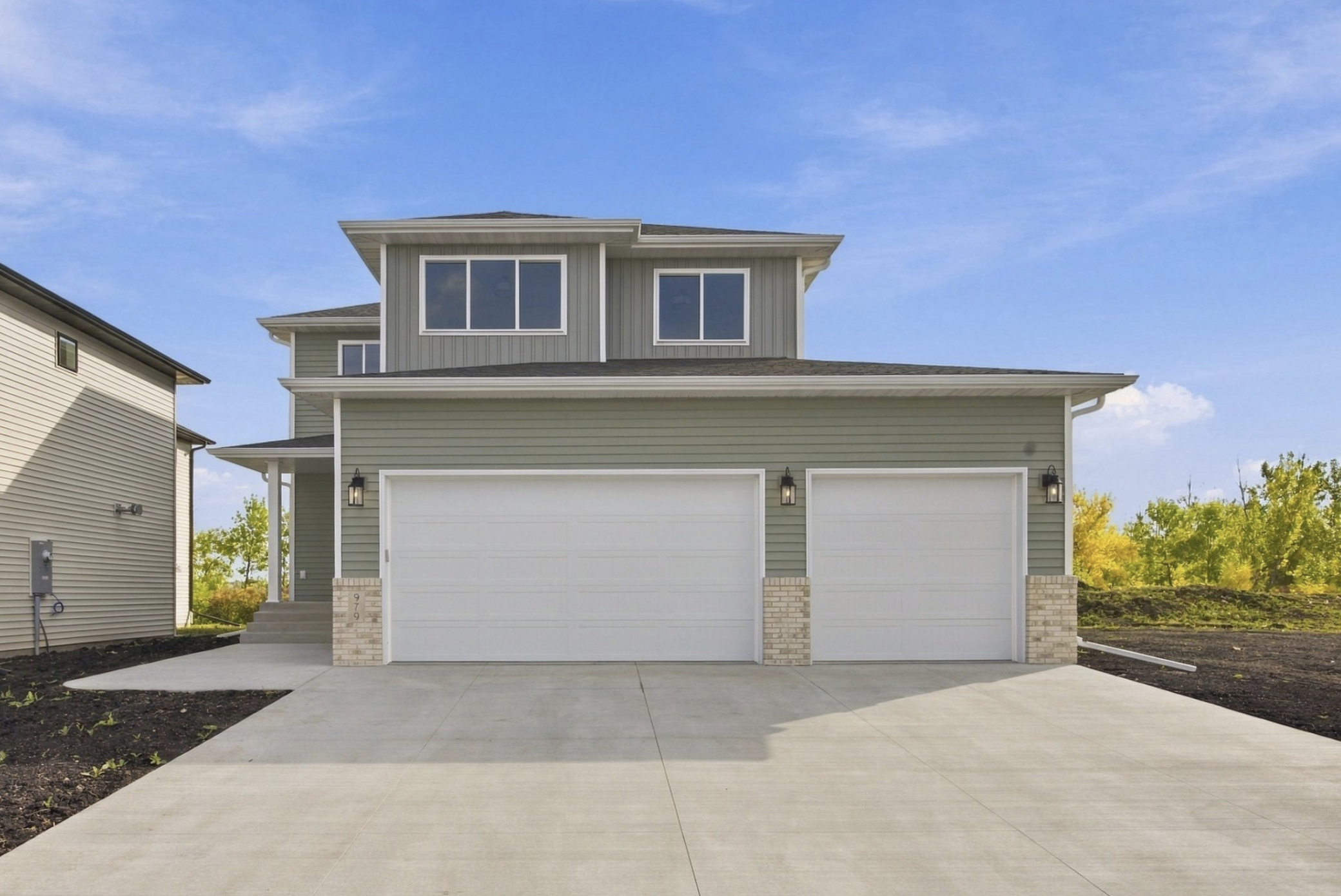 979 61st Avenue W, West Fargo, ND 58078