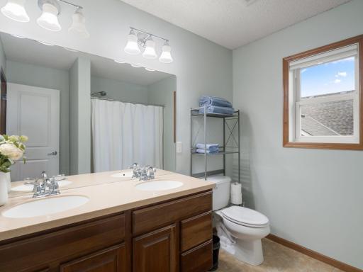 5475 Trailhead Lane SE, Prior Lake, MN 55372