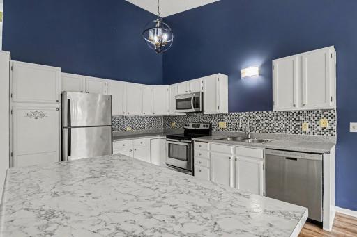 2053 Edgerton Street, Maplewood, MN 55117