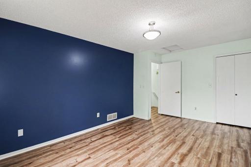 2053 Edgerton Street, Maplewood, MN 55117