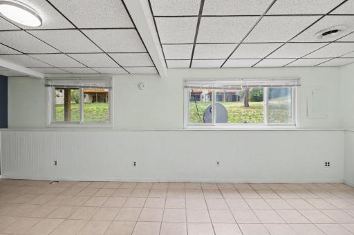 2053 Edgerton Street, Maplewood, MN 55117