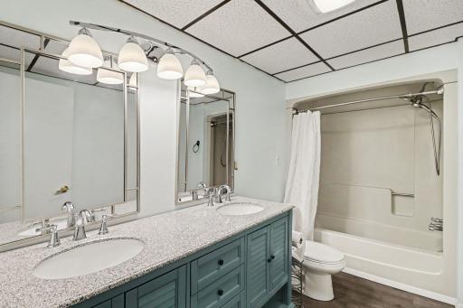 2053 Edgerton Street, Maplewood, MN 55117