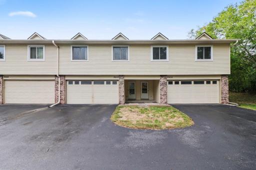 2053 Edgerton Street, Maplewood, MN 55117