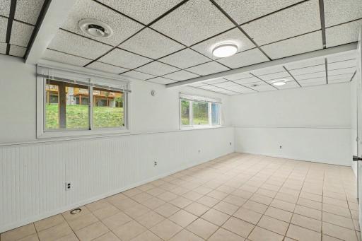 2053 Edgerton Street, Maplewood, MN 55117