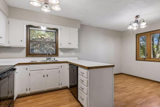 16551 Franklin Trail SE, Prior Lake, MN 55372