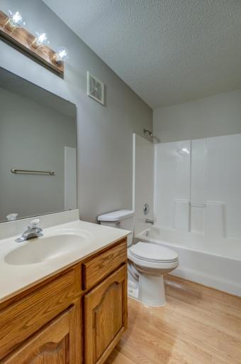 7187 Cahill Avenue, Inver Grove Heights, MN 55076