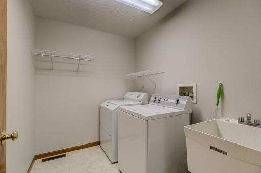 7187 Cahill Avenue, Inver Grove Heights, MN 55076
