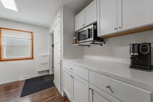 805 9th Avenue NE, Waseca, MN 56093